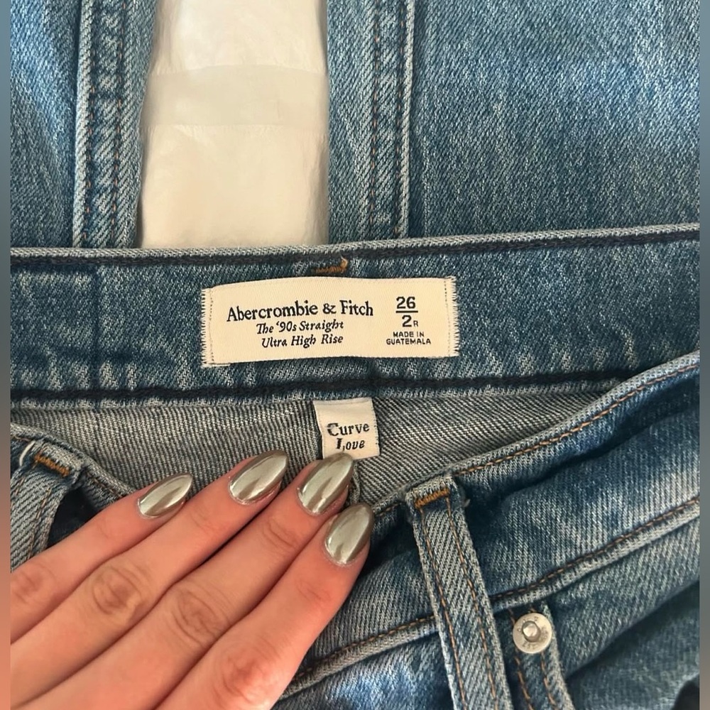 Abercrombie Curve love criss cross 90s straight jean